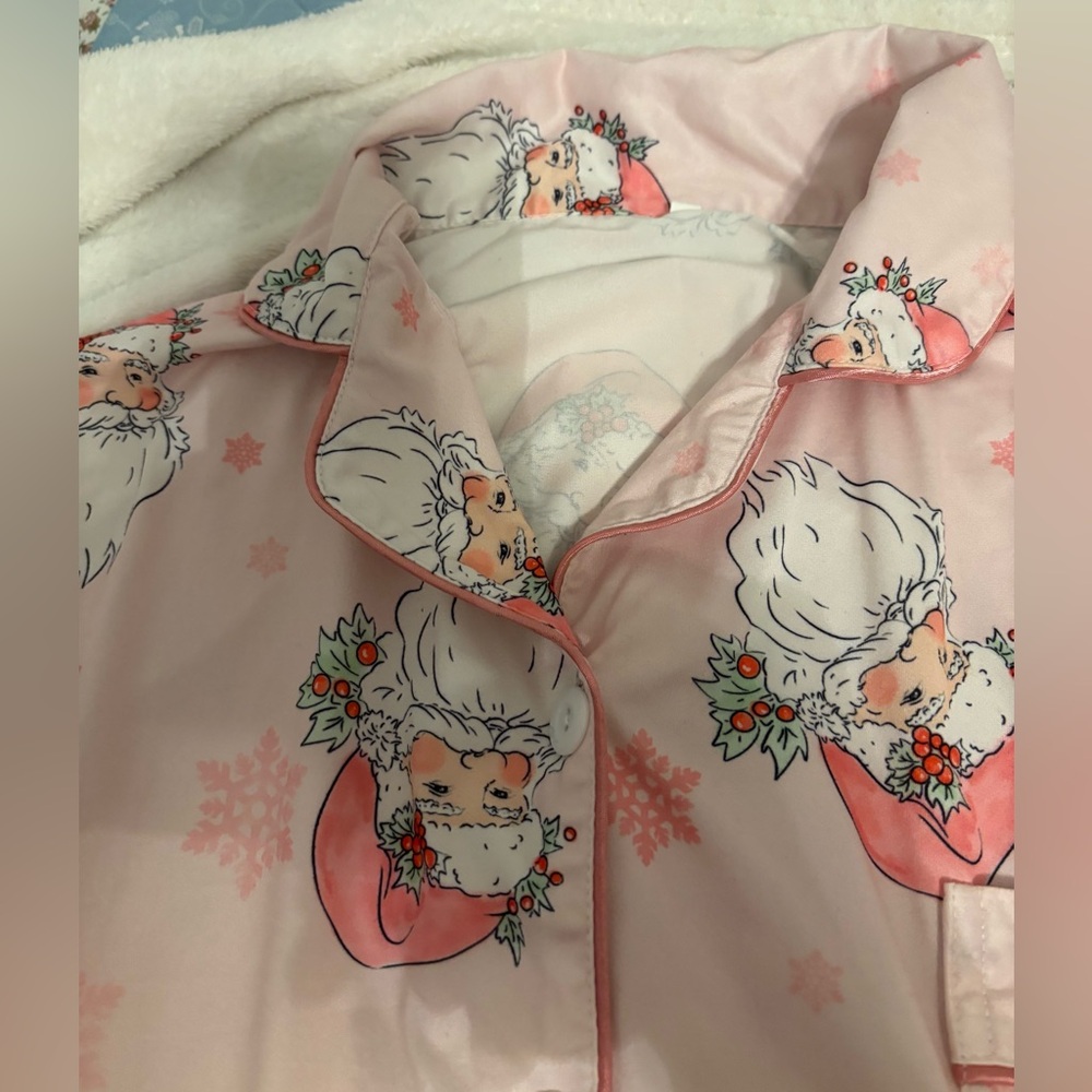 Women’s adorable 2piece Christmas  pajamas